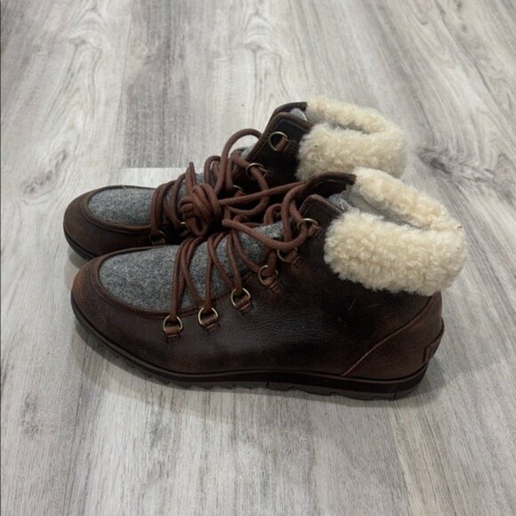 Sorel Harlow lace up boots Brown and Gray Winter Boots sheepskin trim size 9 - Picture 2 of 8